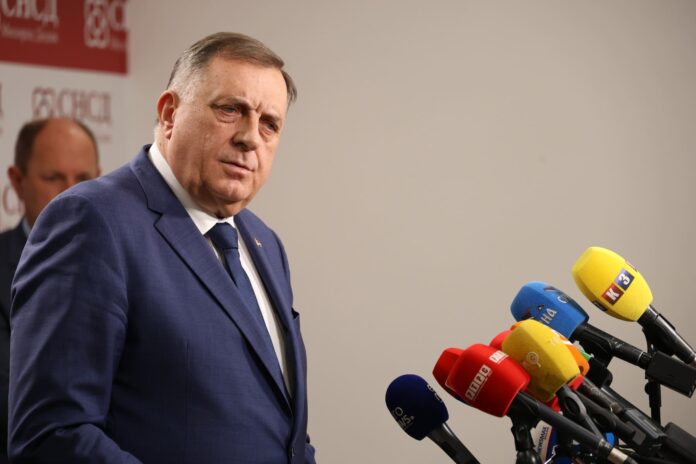 Sjednca snsd predsjednistva Dodik 3