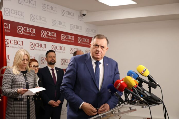 Sjednca snsd predsjednistva Dodik 5
