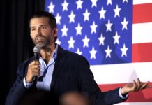 Na banjalučki aerodrom doputovao Donald Tramp Mlađi