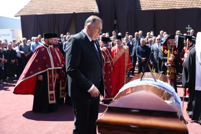 Sahranjena Mira Dodik 1