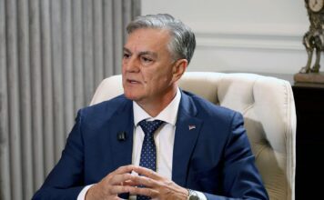 Karan: U sve osnovne škole u Srpskoj stižu grafike velikana i „Veliki atlas Srbije“