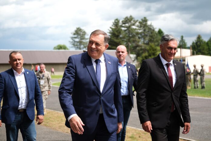 Dan Vojske Republike Srpske VRS kasarna Kozara Dodik Karan
