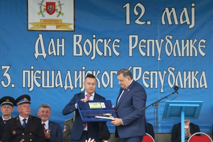 Dan Vojske Republike Srpske VRS kasarna Kozara Goganovic Dodik