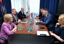 Minić sa Nuždićem: Republika Srpska ne prihvata lažne narative već traži istinu o svim ratnim događajima