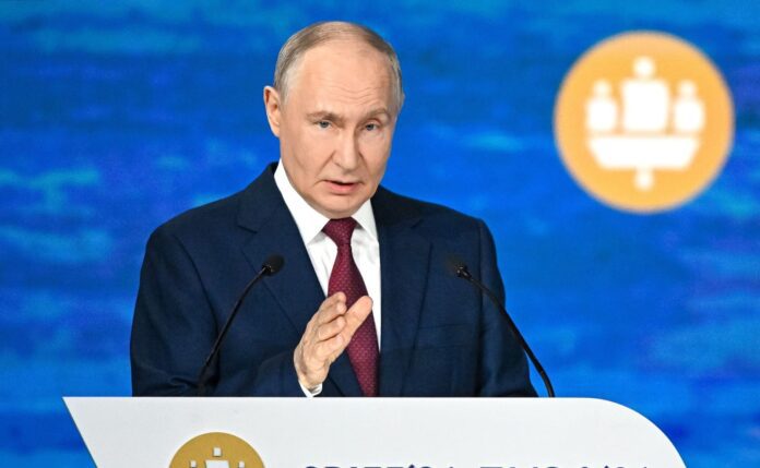 Putin na plenarnoj sjednici Međunarodnog ekonomskog foruma u Sankt Peterburgu 1