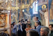 Vučić stigao u manastir Rmanj, dočekali ga zvaničnici Srpske i episkop Sergije