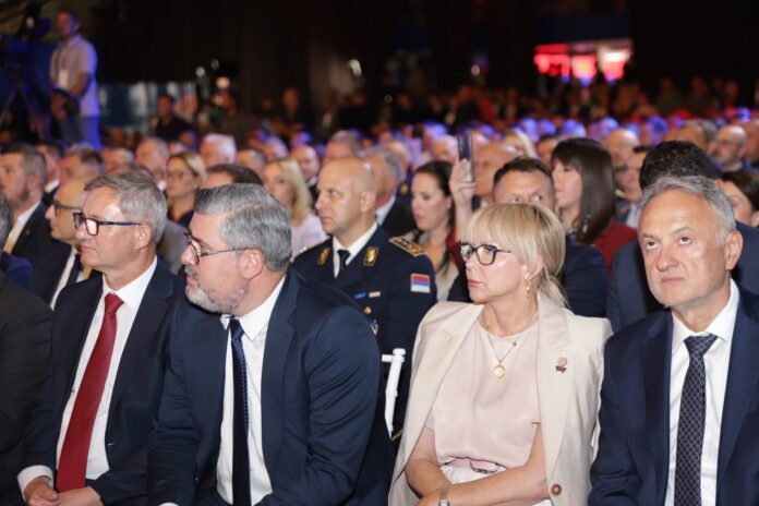 Centralna svecanost Dan jedinstva slobode i nacionalne zastave BL Trisic Babic