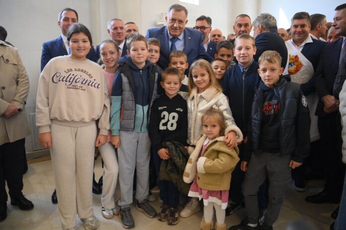 Dodik Pale hram djeca