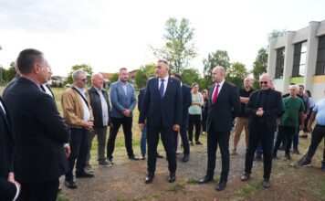 Minić u Brodskom Polju: Vlada za završetak radova na igralištu dala 20.000 KM