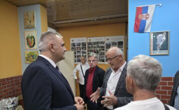 Premijer Minić sa vojnim penzionerima u Banjaluci