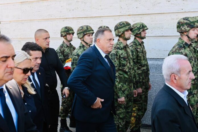 Sahrana SM 8 Dodik