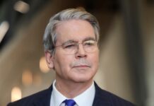 Besent: Ormuski moreuz će postati beskoristan plovni put za dvije godine