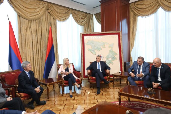 Zvanicnici srpske sa dzefrijem saksom 5