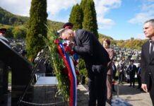 Položeni vijenci kod centralnog spomen-obilježja poginulim borcima u Mrkonjić Gradu