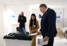 Dodik glasao u Domu kulture u Laktašima