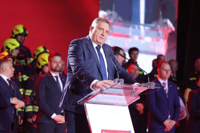 Kampanja 26 SNSD zavrsni miting Banjaluka Dodik 1