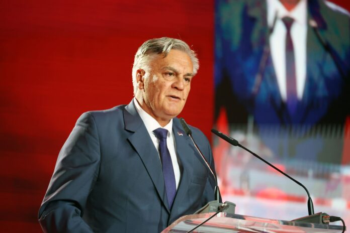 Kampanja 26 SNSD zavrsni miting Banjaluka Karan 1