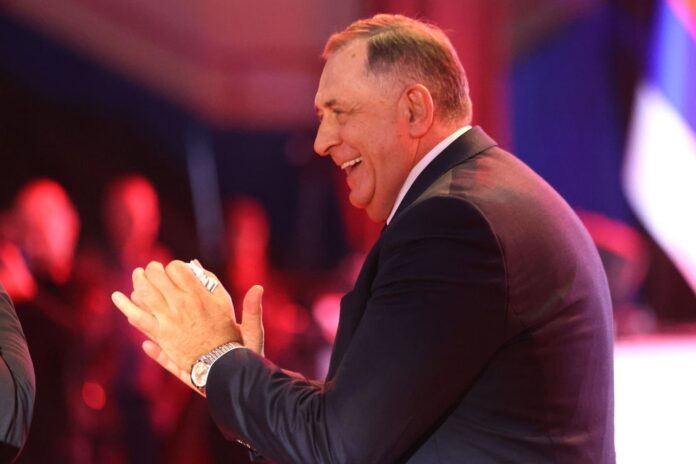Milorad Dodik osmjeh kampanja SNSD 1
